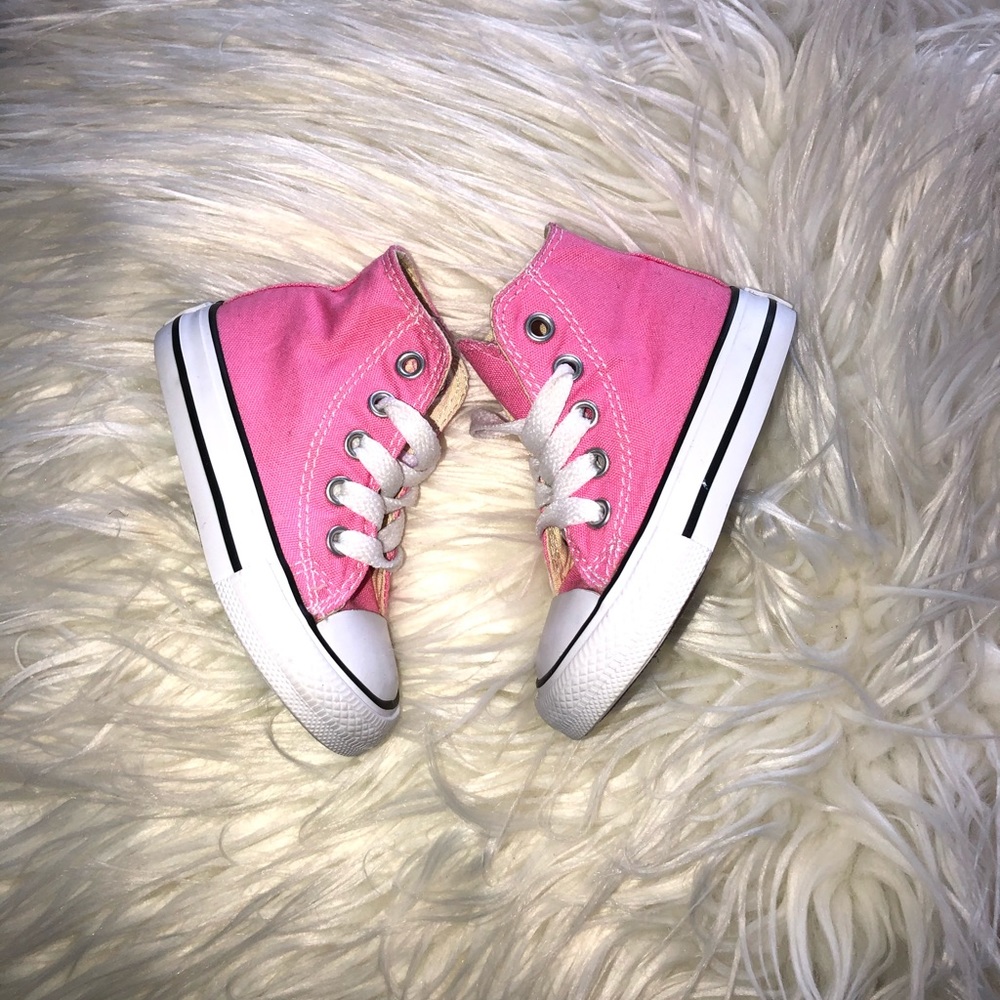 Pink converse - Picture 2 of 4